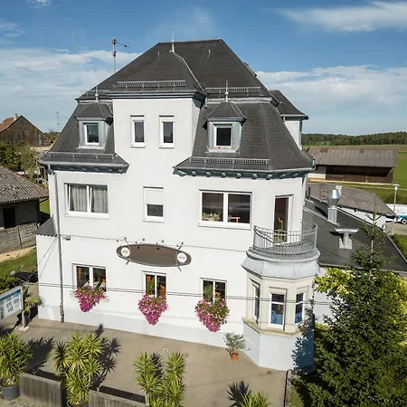 Albhotel Bahnhoefle ホテル Stubersheim