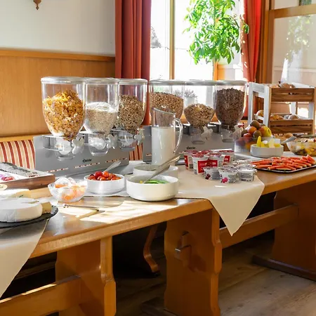 Albhotel Bahnhoefle ホテル *