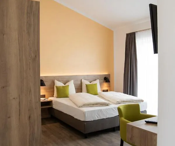 Albhotel Bahnhoefle فندق *